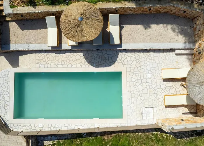 Paradise Villa Számi